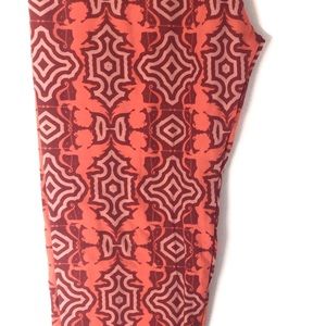 LULAROE VALENTINE LEGGINGS